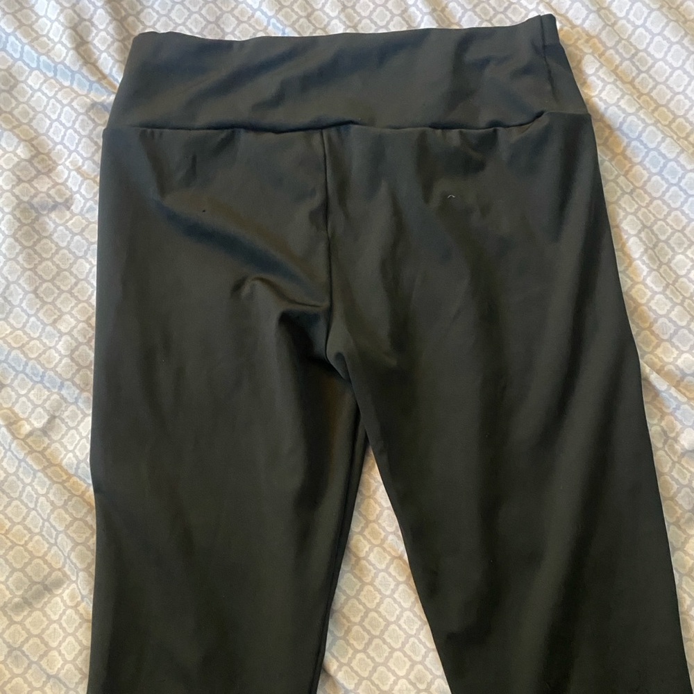 Black leggings